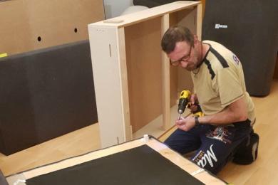 Aufbau einer Schlafcouch