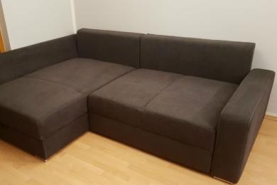 Aufbau einer Schlafcouch