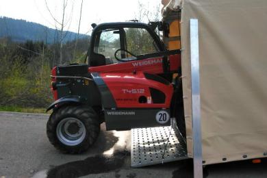 Transport eines Klein-Teleskopladers