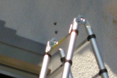 Montage einer Gelenkarmmarkise