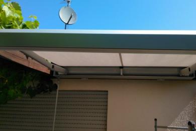 Montage einer Kastenmarkise