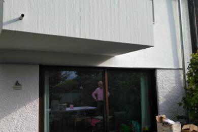 Schwierige Montage einer Vollkasettenmarkise