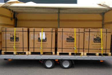 Just-in-Time-Lieferung von Photovoltaik-Modulen an einen Kunden